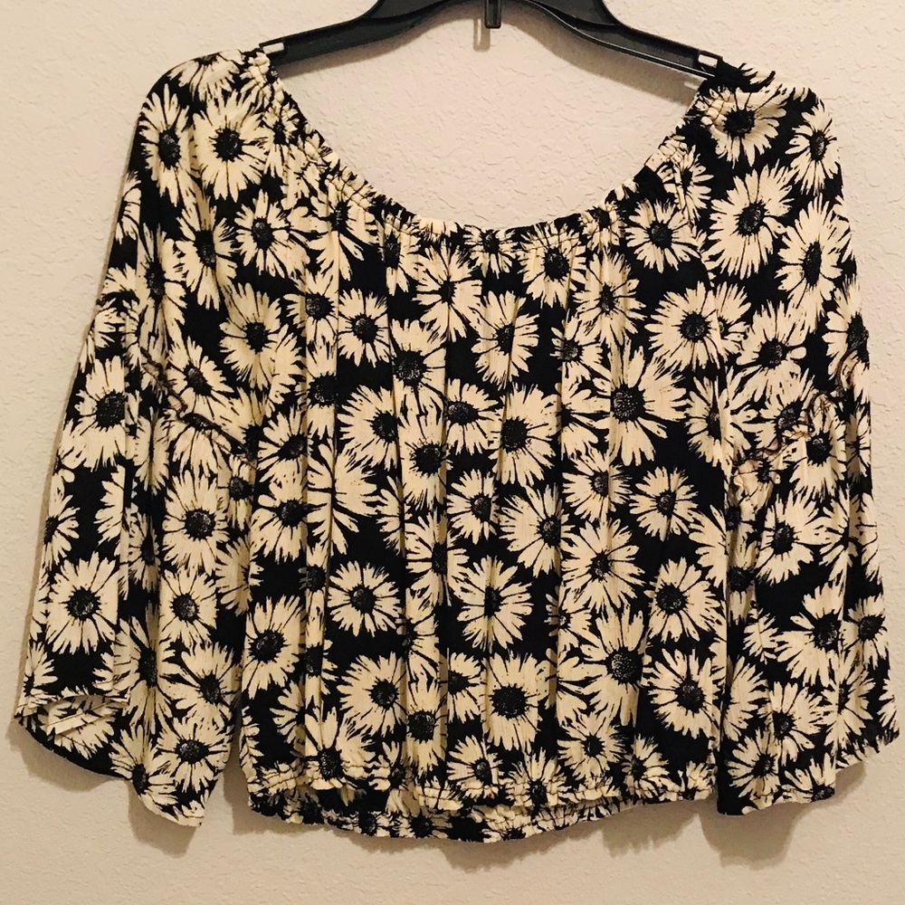 Floral Off-The Shoulder Crop Top